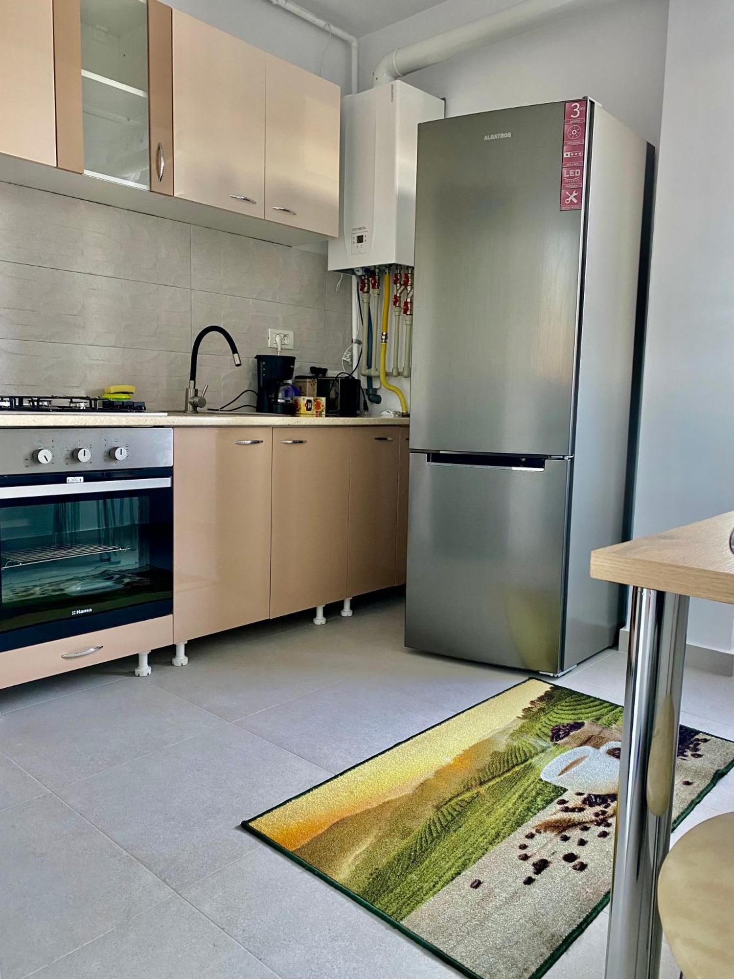 Garsoniera Trivale City Apartment Pitesti Ngoại thất bức ảnh